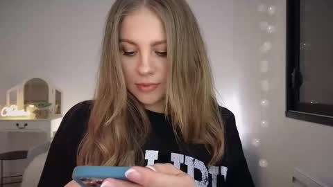 Snapshot of imkeira chatting on March 9, 2025, 7:59 pm ImKeira online show from March 9, 2025, 7:59 pm