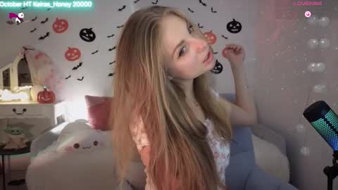 Snapshot of imkeira chatting on October 22, 2025, 6:29 pm ImKeira online show from October 22, 2025, 6:29 pm