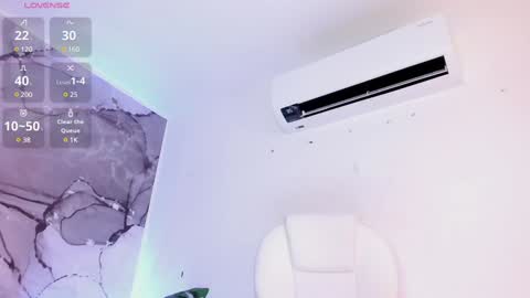 Leana online show from December 9, 2024, 6:46 pm