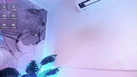 Leana online show from February 10, 2025, 10:51 pm