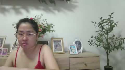 Immaculate02 online show from May 14, 2026, 7:48 am