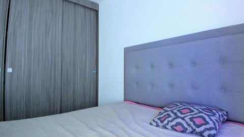 mia ---------  COL TIME online show from February 3, 2025, 1:30 am