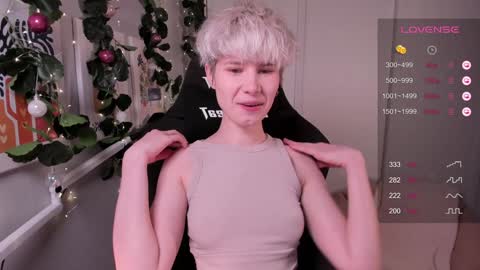 Mia online show from December 5, 2024, 8:55 pm