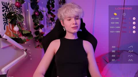 Mia online show from December 9, 2024, 5:41 pm