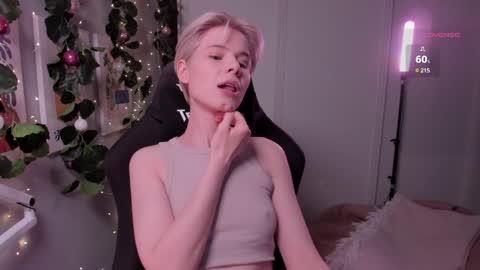 Mia online show from January 12, 2025, 8:14 pm