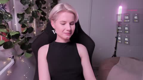 Mia online show from January 22, 2025, 8:38 pm