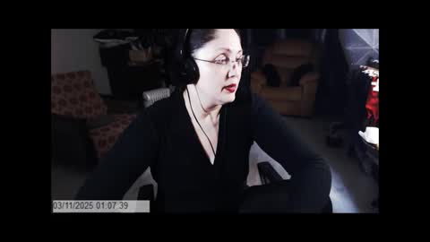 Empress online show from November 2, 2025, 11:07 pm