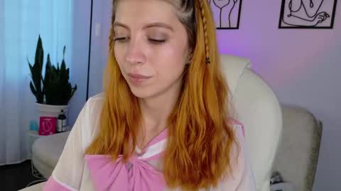 Snapshot of imsiennabellucci chatting on October 7, 2025, 9:45 pm Sienna online show from October 7, 2025, 9:45 pm