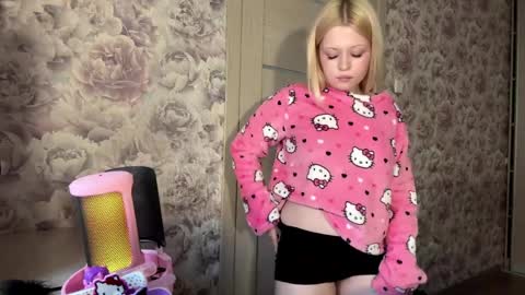 Lola online show from April 1, 2026, 1:41 pm