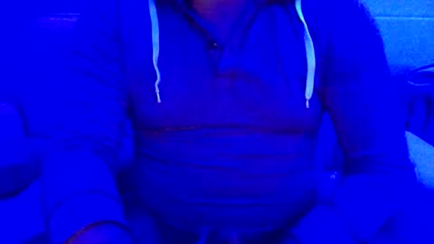 Inchesofhappiness7 online show from November 26, 2025, 1:01 pm