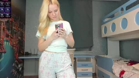 Masha online show from May 5, 2026, 7:55 pm