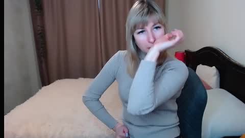 Snapshot of incredible_ariela chatting on December 6, 2024, 9:54 am incredible_ariela online show from December 6, 2024, 9:54 am