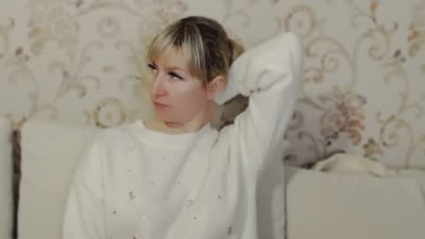 Snapshot of incredible_ariela chatting on January 2, 2025, 2:24 pm incredible_ariela online show from January 2, 2025, 2:24 pm