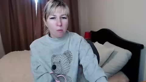Snapshot of incredible_ariela chatting on February 9, 2025, 12:19 pm incredible_ariela online show from February 9, 2025, 12:19 pm