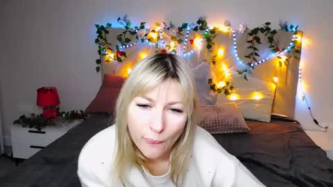 Snapshot of incredible_ariela chatting on March 6, 2025, 2:29 pm incredible_ariela online show from March 6, 2025, 2:29 pm