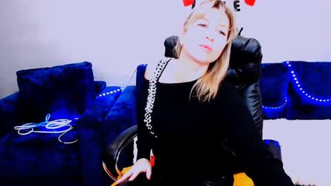 Snapshot of incredible_ariela chatting on September 27, 2025, 9:25 am incredible_ariela online show from September 27, 2025, 9:25 am