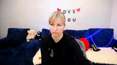 incredible_ariela online show from April 7, 2026, 9:21 am