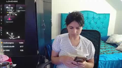 Snapshot of incubus_couple1 chatting on January 5, 2025, 10:21 am incubus_couple1 online show from January 5, 2025, 10:21 am