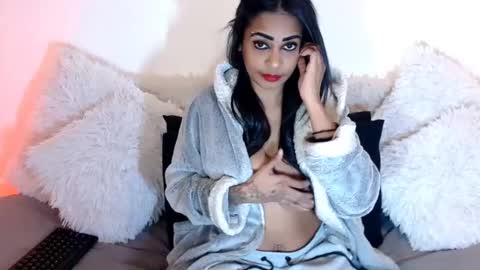 Jazmin online show from July 7, 2026, 11:42 pm