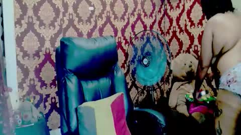 Snapshot of indiancatz2 chatting on April 3, 2026, 4:27 pm anusha online show from April 3, 2026, 4:27 pm