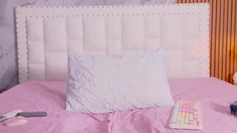 Snapshot of indiancutiie chatting on October 23, 2025, 7:45 pm LITTLE AINHOA online show from October 23, 2025, 7:45 pm