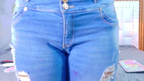 Snapshot of indiancutiie chatting on November 21, 2025, 8:29 pm LITTLE AINHOA online show from November 21, 2025, 8:29 pm