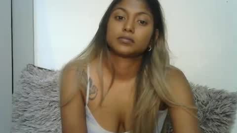 indianqtpie6 online show from April 23, 2026, 6:47 am