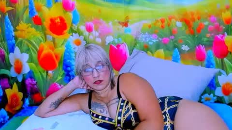 indianroxy27 online show from June 16, 2026, 7:16 pm