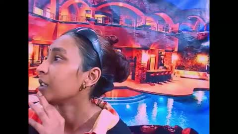 indiansexybutt4u2luv online show from March 24, 2026, 5:45 am