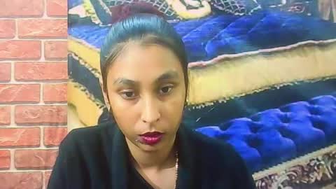 indiansexybutt4u2luv online show from June 19, 2026, 5:23 am
