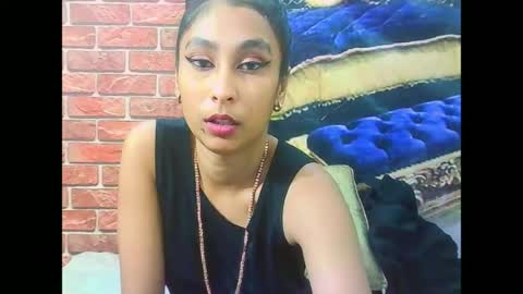 indiansexybutt4u2luv online show from June 25, 2026, 9:14 am