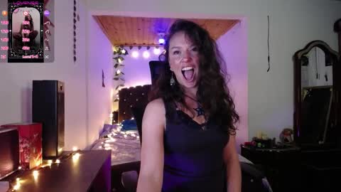 Indigo Wild  online show from September 24, 2025, 11:41 pm