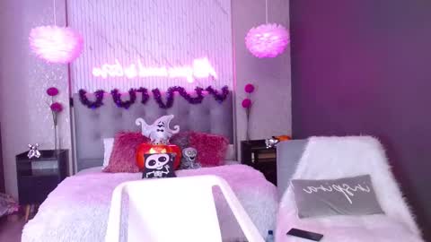 Snapshot of indy_moore chatting on November 4, 2025, 1:43 pm INDY online show from November 4, 2025, 1:43 pm