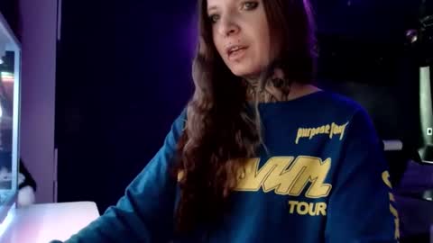 Snapshot of inesdesire chatting on January 28, 2025, 11:17 am InesDesire online show from January 28, 2025, 11:17 am