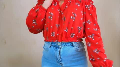Snapshot of inessa_beauty chatting on May 19, 2026, 2:23 pm Inessa online show from May 19, 2026, 2:23 pm