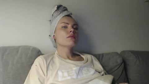 Sweet girl online show from February 12, 2025, 10:26 pm