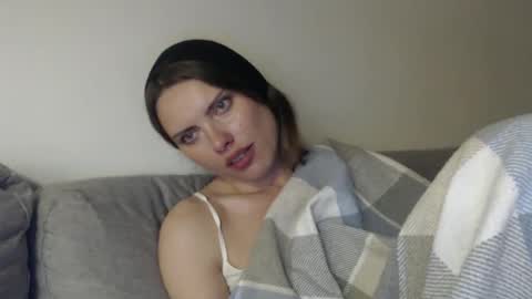 Sweet girl online show from April 13, 2026, 8:47 pm