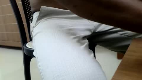 Snapshot of ingloriousuncut chatting on June 2, 2026, 10:06 am Inglorious Hairy Uncut online show from June 2, 2026, 10:06 am
