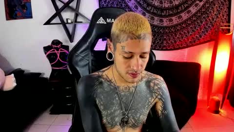 Snapshot of ink_u_buzz chatting on September 27, 2025, 8:03 pm Dani  online show from September 27, 2025, 8:03 pm