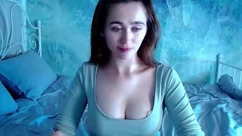 Snapshot of innnita chatting on November 24, 2025, 3:34 pm Lina online show from November 24, 2025, 3:34 pm