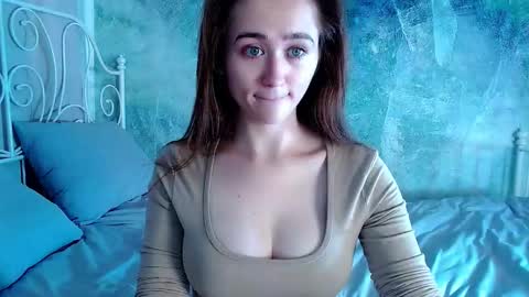 Snapshot of innnita chatting on December 5, 2025, 12:41 am Lina online show from December 5, 2025, 12:41 am