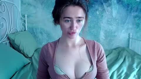 Lina online show from May 15, 2026, 11:45 pm