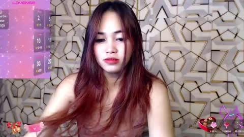 Snapshot of innocent_belle chatting on December 16, 2024, 9:20 pm Belle online show from December 16, 2024, 9:20 pm