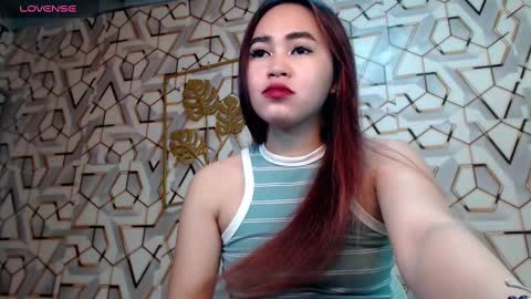 Snapshot of innocent_belle chatting on January 13, 2025, 2:28 am Belle online show from January 13, 2025, 2:28 am