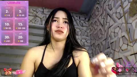 Snapshot of innocent_belle chatting on March 5, 2025, 4:45 am Belle online show from March 5, 2025, 4:45 am