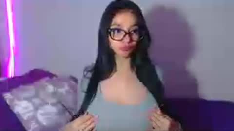 Abril online show from July 1, 2026, 2:57 am