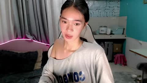 Snapshot of innocent_reign69 chatting on April 20, 2026, 5:48 pm Reign online show from April 20, 2026, 5:48 pm