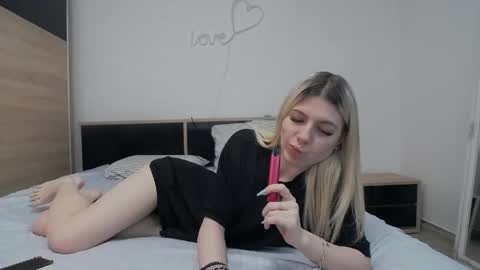 innocentangel2 online show from May 3, 2026, 9:32 pm