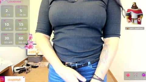 Snapshot of innocentchurchgirlll chatting on June 5, 2026, 12:39 am Luna online show from June 5, 2026, 12:39 am