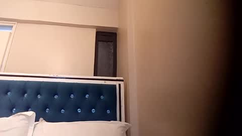 Snapshot of innocentcuteface chatting on February 23, 2025, 4:57 pm Amber online show from February 23, 2025, 4:57 pm